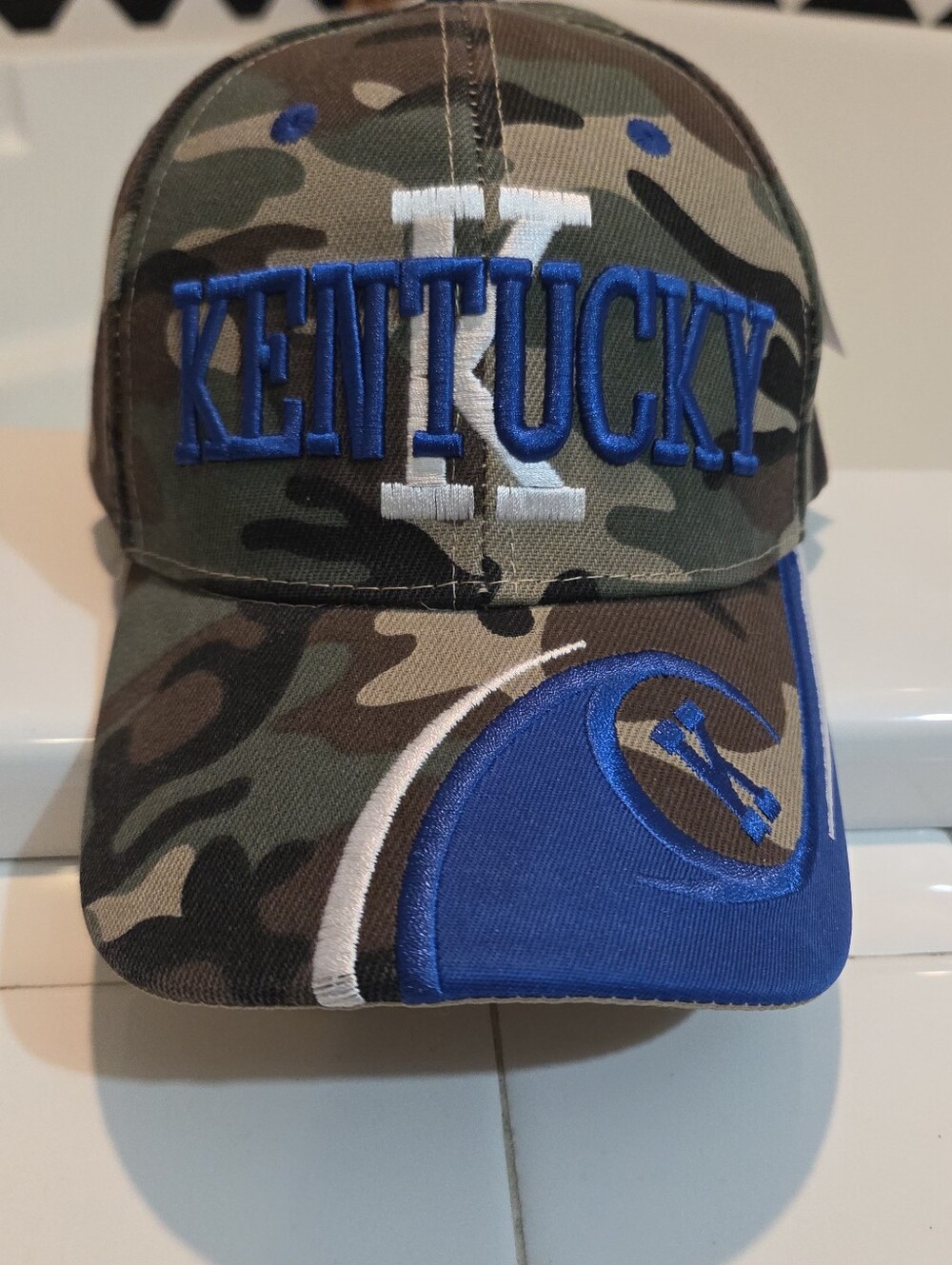 University Kentucky Men's K Wave Pattern Adjustable Baseball Cap Camo Hook Loop